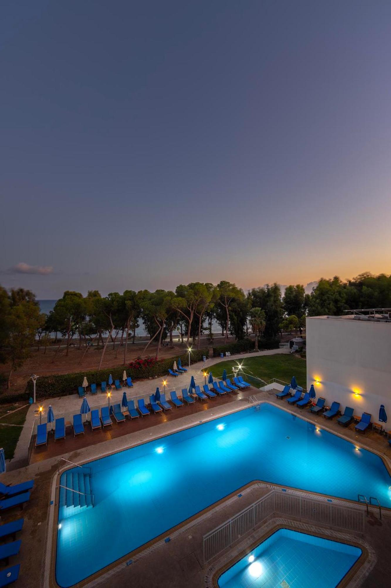 Park Beach Hotel Limassol Eksteriør billede
