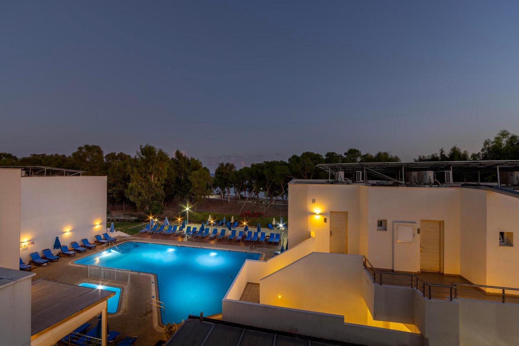 Park Beach Hotel Limassol Eksteriør billede