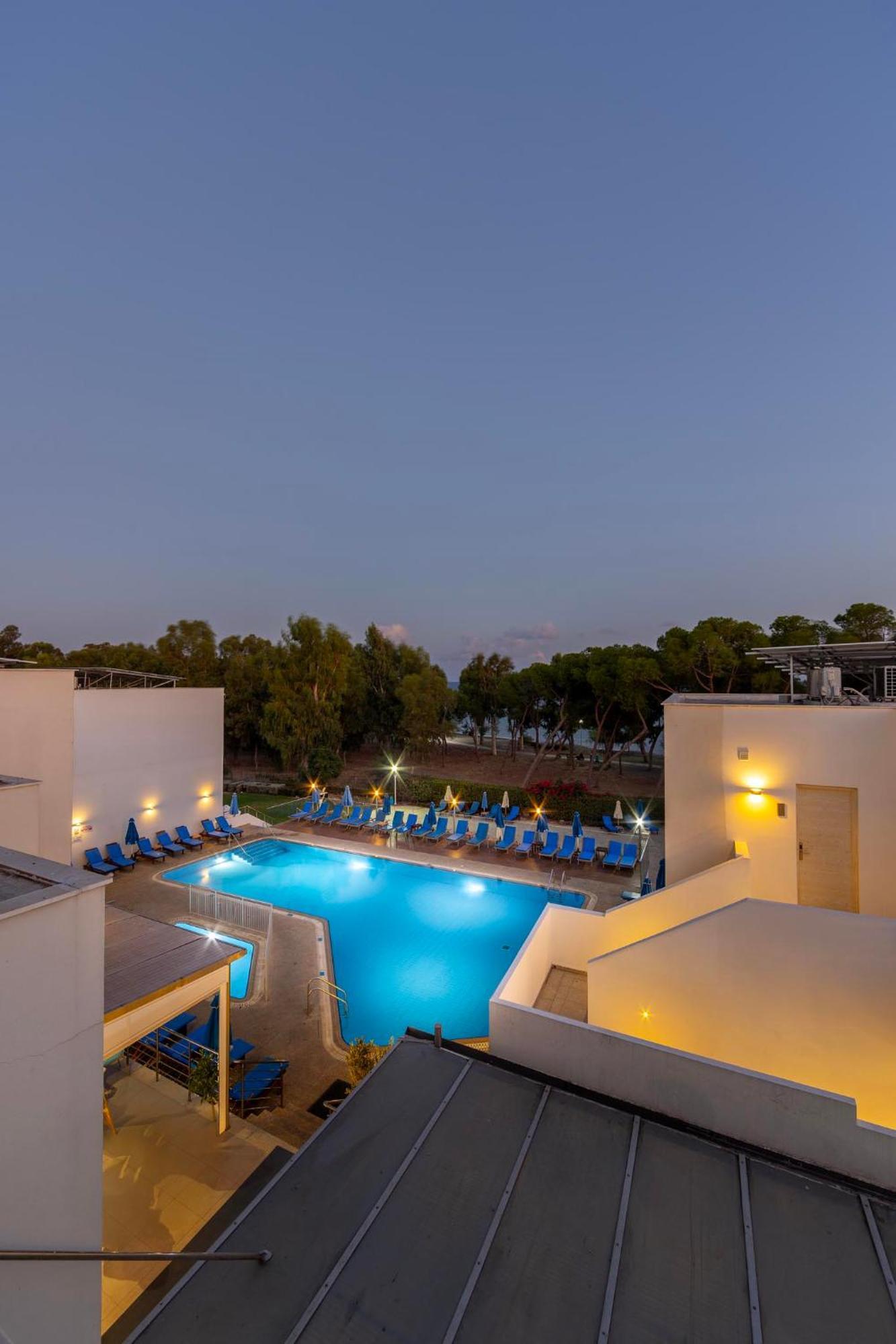 Park Beach Hotel Limassol Eksteriør billede