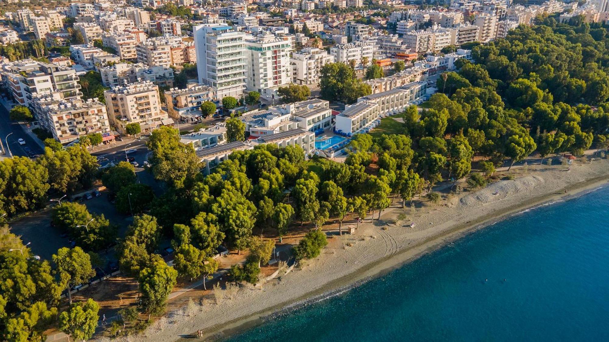 Park Beach Hotel Limassol Eksteriør billede